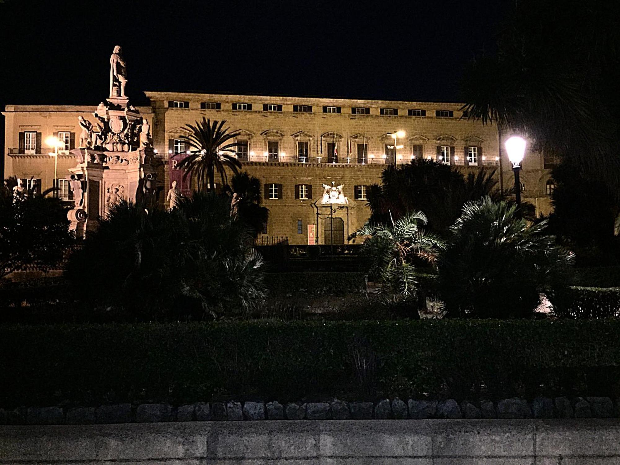 Ferienwohnung Hola Cathedral House Palermo Exterior foto